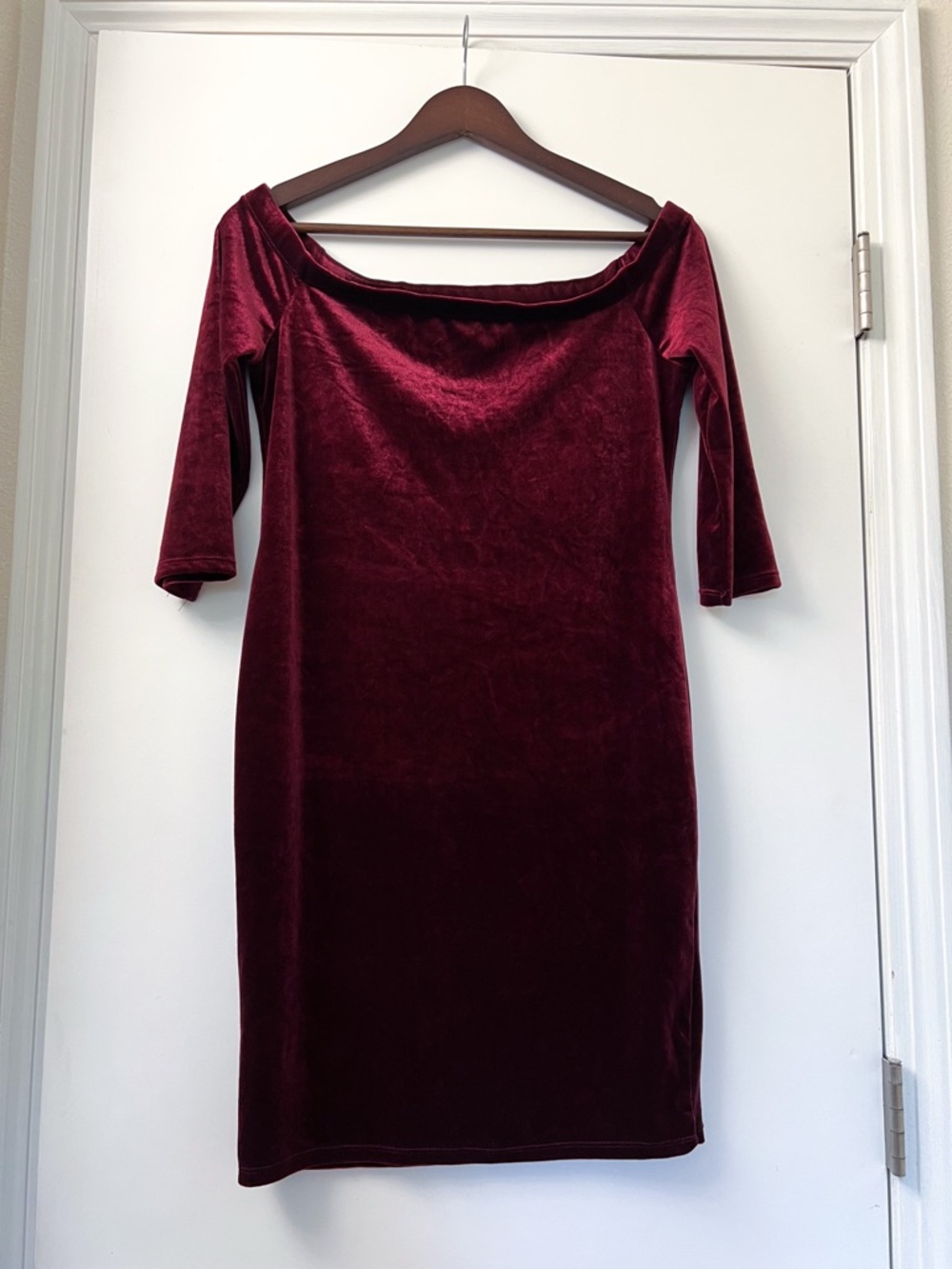 ❤️ Red velvet off shoulder dress size L